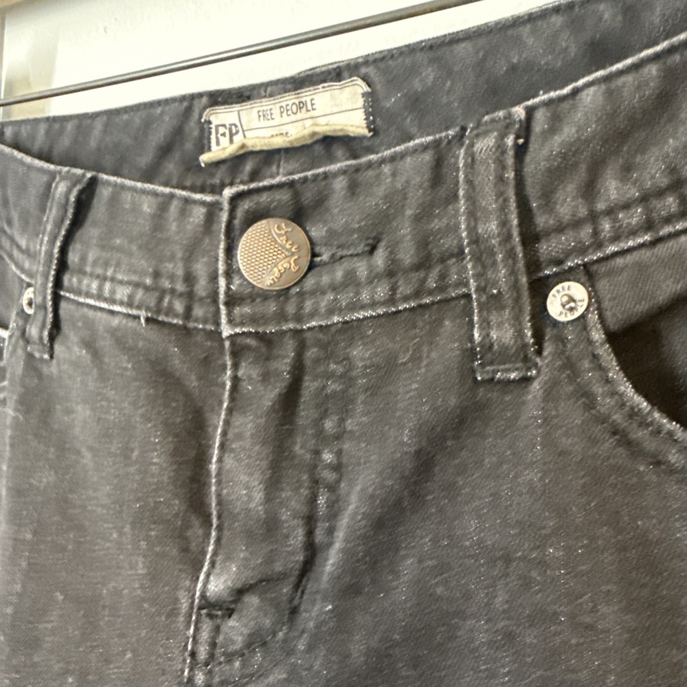 Free People Black Skinny Jeans 26 Ripped Knee Raw Hem Indie Sleaze‎ Grunge Y2K - Picture 4 of 7